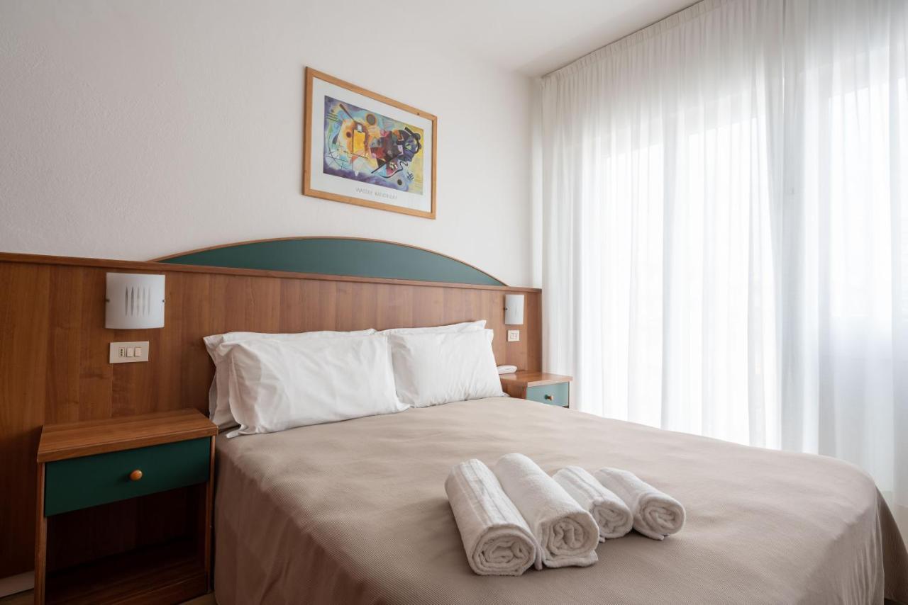 Hotel Boston 3 Stelle Superior Frontemare リド・ディ・イエゾロ エクステリア 写真