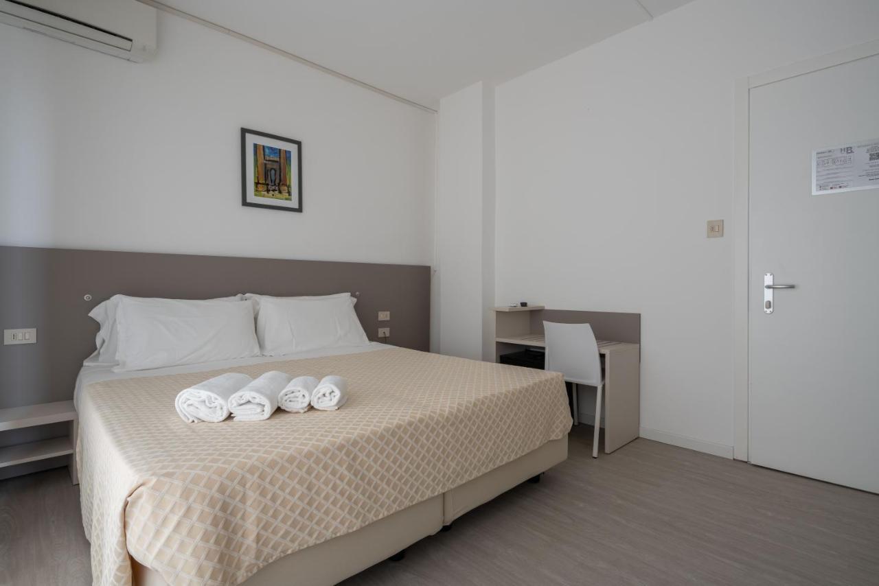 Hotel Boston 3 Stelle Superior Frontemare リド・ディ・イエゾロ エクステリア 写真