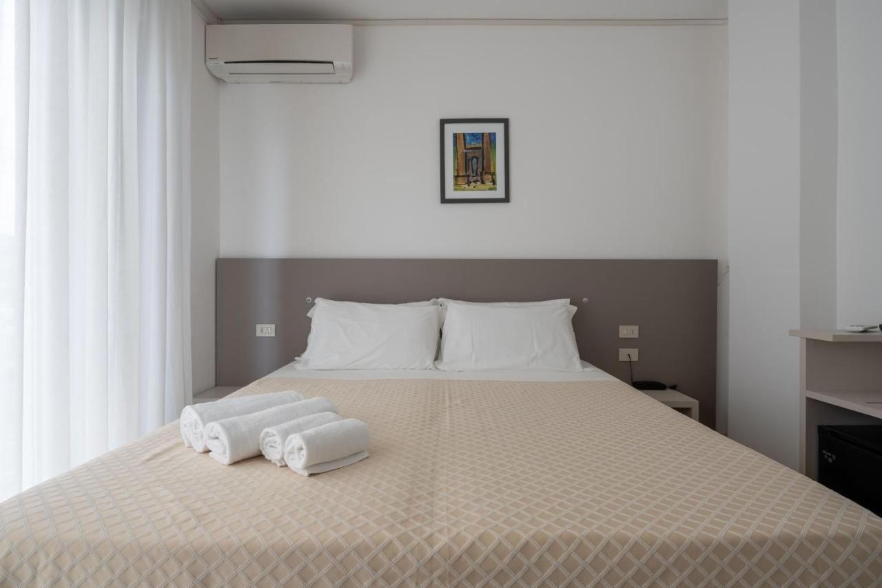 Hotel Boston 3 Stelle Superior Frontemare リド・ディ・イエゾロ エクステリア 写真