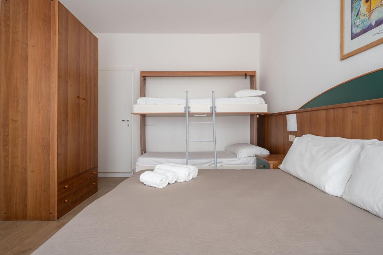 Hotel Boston 3 Stelle Superior Frontemare リド・ディ・イエゾロ エクステリア 写真