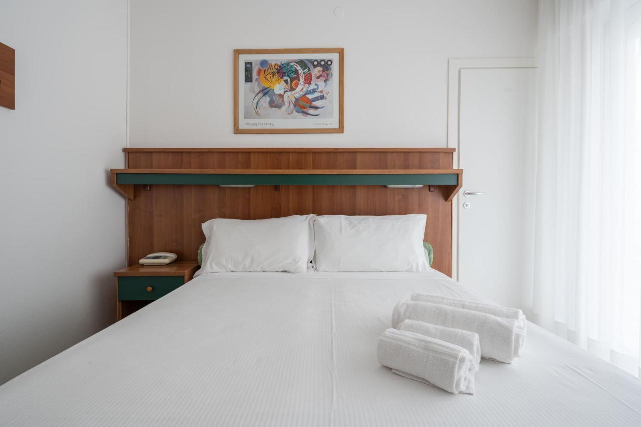 Hotel Boston 3 Stelle Superior Frontemare リド・ディ・イエゾロ エクステリア 写真
