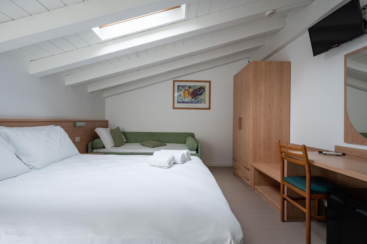 Hotel Boston 3 Stelle Superior Frontemare リド・ディ・イエゾロ エクステリア 写真