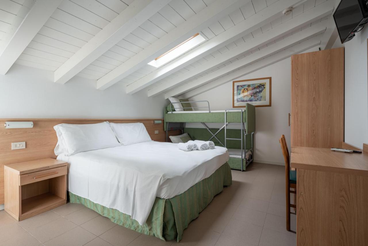 Hotel Boston 3 Stelle Superior Frontemare リド・ディ・イエゾロ エクステリア 写真