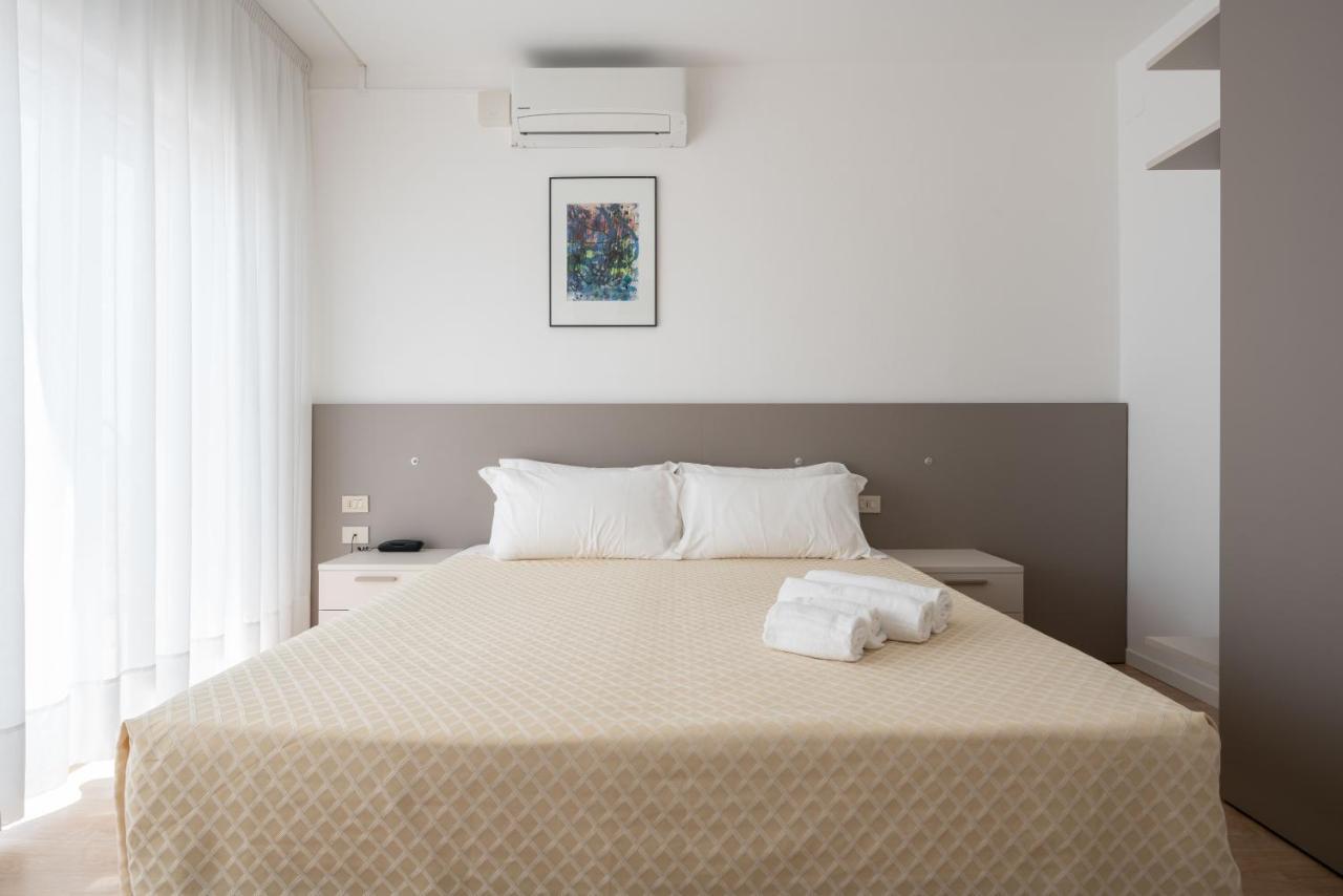 Hotel Boston 3 Stelle Superior Frontemare リド・ディ・イエゾロ エクステリア 写真